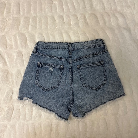 Altar'd State Jean Shorts Size 26 - Picture 2 of 4